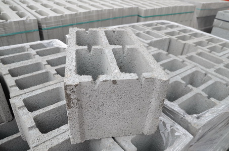 BOLTARI DIN BETON 325